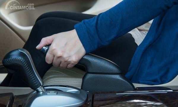 Biaya Perbaikan Rem Tangan Mobil. Kenali Gejala Rem Tangan Rusak Jika Tarikannya Sudah Tak