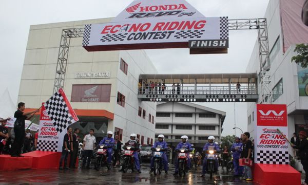 Berapa Konsumsi Bbm Honda Revo Fi. Honda Revo Injeksi Buktikan Keiritannya : Okezone Otomotif