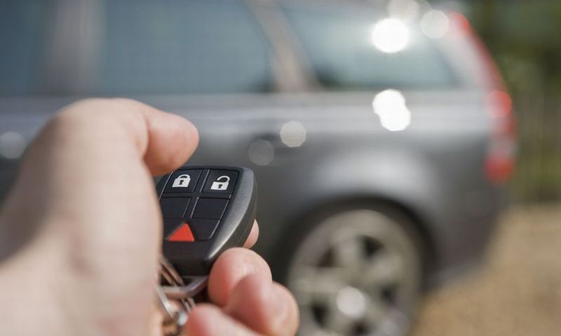 Penyebab Baterai Remote Mobil Cepat Habis. Penyebab Remote Mobil Mudah Rusak dan Cara Merawatnya