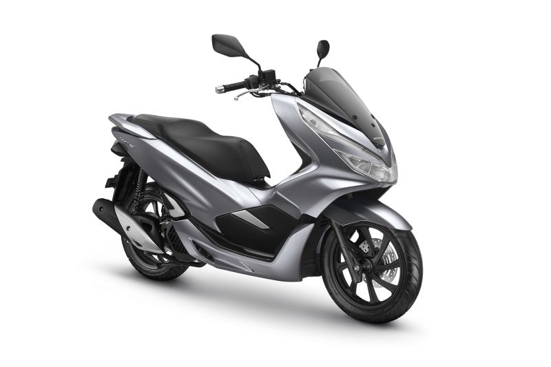 Pcx Baru Silver. Tampang Ciamik Honda PCX dengan Warna Baru Silver : Okezone