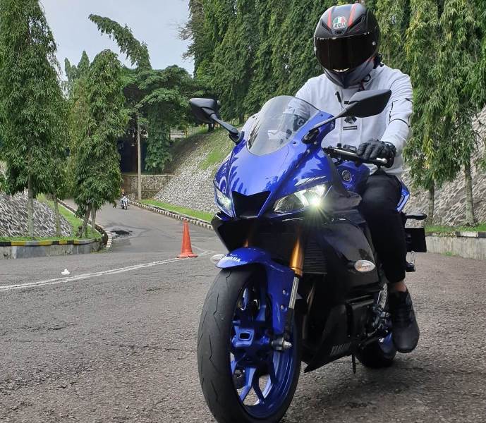 Komponen Sistem Kemudi Sepeda Motor. Mengenal Sistem Kemudi Motor dan Jenisnya : Okezone Otomotif