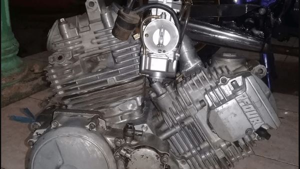 Cara Membuat Motor 2 Silinder. Berapa Biaya Modifikasi Motor jadi 2 Silinder?
