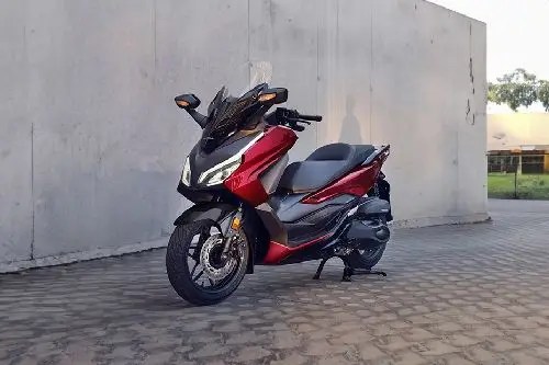 Harga Honda Forza 250. Honda Forza 250 2024 Harga OTR, Promo April, Spesifikasi & Review