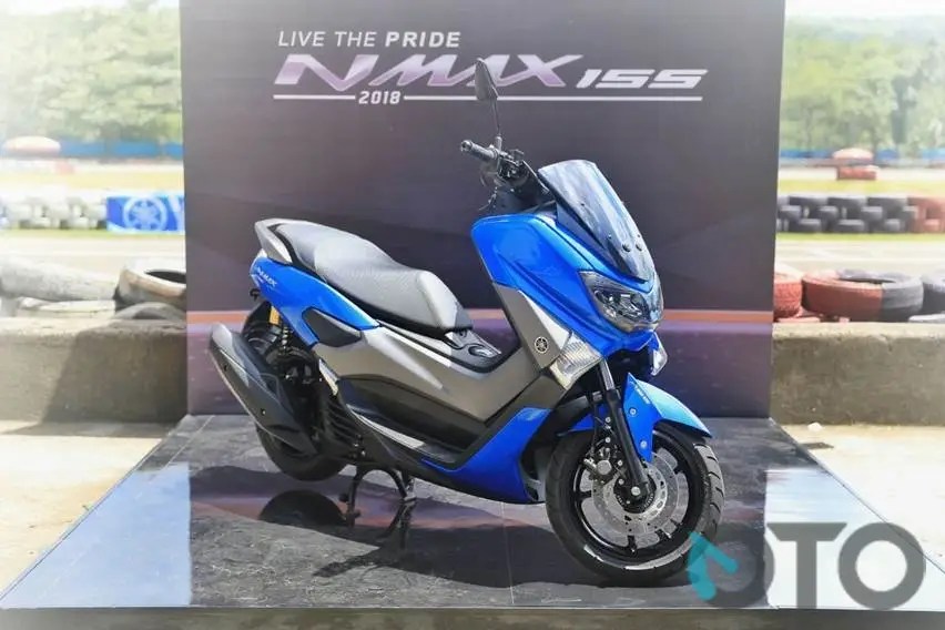 Kelebihan Yamaha Nmax Dibanding Honda Pcx. Adakah Kelebihan Yamaha Nmax 2018 Dibanding Honda PCX