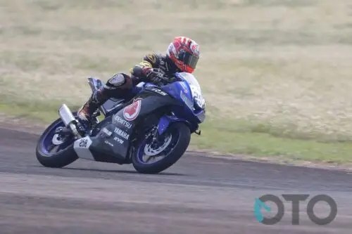 Apakah Yamaha R15 Boros Bensin. Ulasan Pengguna Yamaha R15 2016