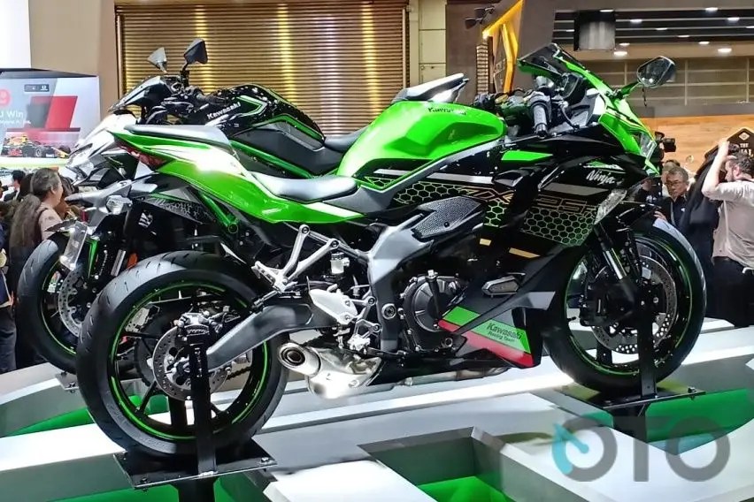 Perbedaan Zx25r Dan Ninja 250. Tak Cuma Mesin, Ini Beda Kawasaki Ninja ZX-25R 4-Silinder