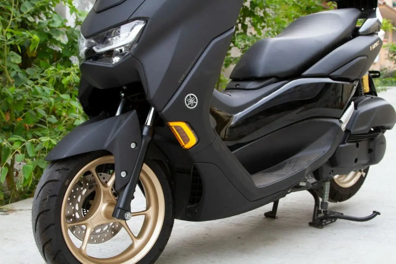 Harga Lampu Sein Yamaha R15. Meski Bentuknya Standar, Lampu Sein All New NMax dari JPA