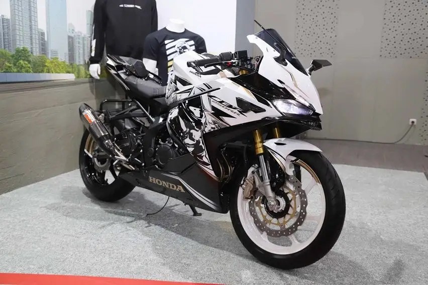 Modifikasi Honda Cbr250rr. Modifikasi Simpel New Honda CBR250RR SP QS ala Anak Sunmori