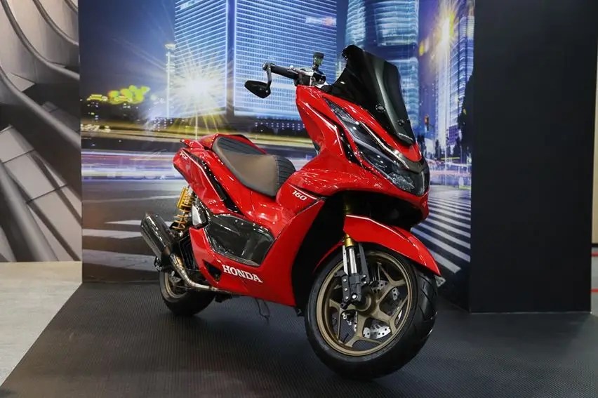 Pcx Pakai Stang Cb150r. Acuan Modifikasi Honda PCX 160 dari AHM, Bisa Gaya Racing atau
