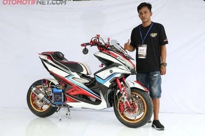 Modifikasi Aerox Putih. Wow! Juara Kontes Ini Habiskan 100 Juta Untuk Modifikasi Aerox