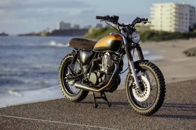 Standar Tengah Motor. Apa Perbedaan Fungsi Motor Standar Tengah dan Samping?