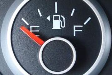 Penyebab Karburator Mobil Boros Bahan Bakar. 5 Penyebab Mobil Boros Bahan Bakar, No.3 Sering Banget