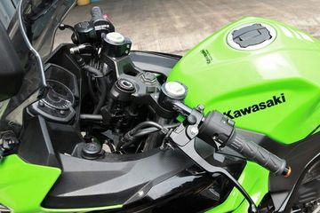 Cara Upgrade Body Ninja Rr Old Ke New. Setang New Kawasaki Ninja 250 Tergolong Tinggi, Ini Cara