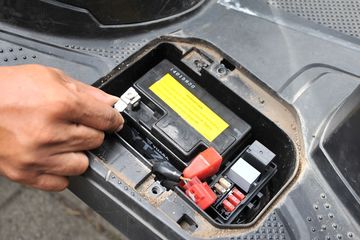 Tempat Aki Motor Yamaha Mio Z. Pasang Aki Ampere Lebih Kecil Dari Bawaan Motor, Dipastikan