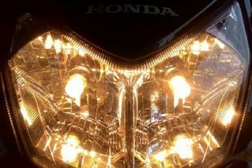 Lampu Motor Redup. Lampu Motor Redup dan Aki Sering Soak Jangan Dianggap Sepele