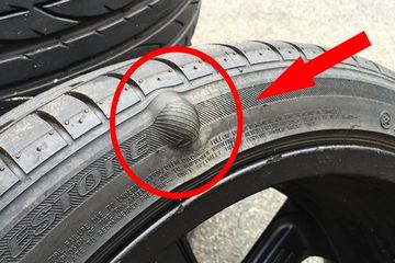 Penyebab Ban Mobil Sobek Samping. Kenali Penyebab Ban Tubeless Benjol dan Sobek Samping, Bisa