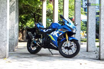Upside Down Gsx R150. Pakai Upside Down Ohlins, Suzuki GSX-R150 Jadi Kelihatan Kekar