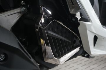 Tutup Radiator Vario 125 Variasi. Jangan Asal Ganti, Ini Fungsi Utama Cover Radiator di Motor Matic