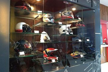 Helm Yang Cocok Vario 150. Pengguna Honda Vario 125 Mau Tampil Lebih Keren, Ini Helmnya