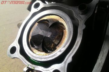 Penyebab Motor Mio Soul Ngebul. Ini Penyebab Munculnya Asap Hitam atau Putih dari Knalpot Motor