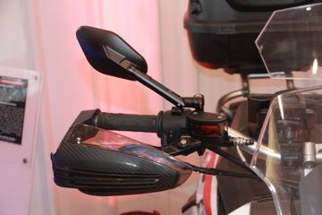 Cara Memasang Handguard. Pasang Handguard di Setang Honda ADV150, Ada 2 Model yang