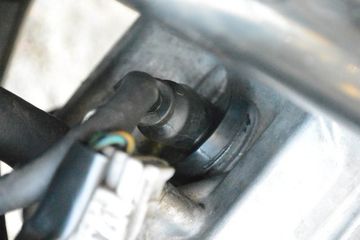 Letak Busi Vario 150. Drat Busi Motor Slek atau Aus Bisa Bikin Motor Mogok di Jalan