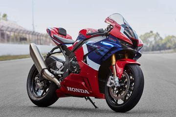 Honda Cbr1000rr Fireblade Sp 2019. Honda CBR1000RR-R Fireblade SP Tunggangan Alvaro Bautista di