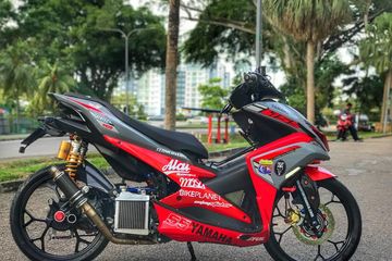 Modifikasi Aerox 155 Pakai Pelek Ring 17. Yamaha Aerox Dimodif Sporty, Tapi Kok Kakinya Cungkring Banget
