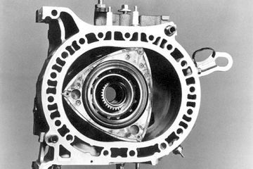 Rotary Engine Vs Piston Engine. Kenapa Mazda Memilih Mengembangkan Mesin Rotary? Ini