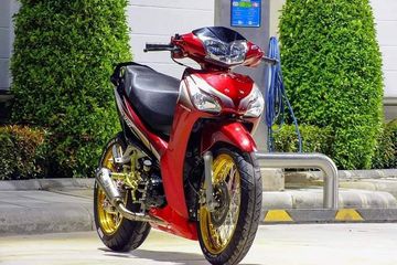 Modif Helm Honda. Keluarga Honda Supra Jadi Lebih Keren Setelah Kena Modif Kaki