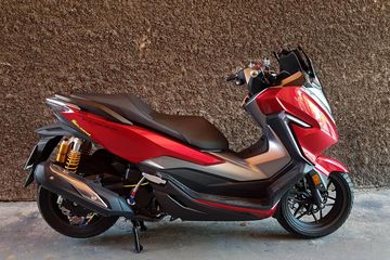 Honda Forza Modifikasi. Modifikasi Honda Forza 300, Simpel Tapi Kelihatan Mewah dan