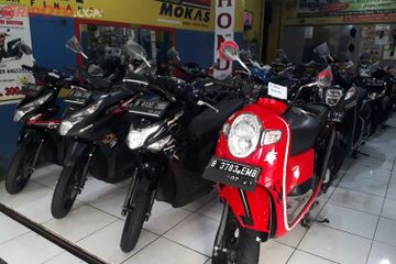 Berapa Harga Motor Scoopy Kredit. Mau Kredit Motor Bekas? DP Honda Scoopy di Showroom Motkas