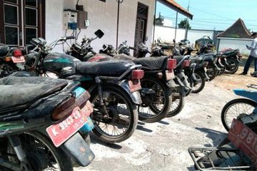 Motor Suzuki Rc 100. Honda Win, Suzuki RC 100 dan A100 Pelat Merah Pemkab Kudus