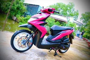 Modifikasi Honda Beat Merah. Honda BeAT 110 Dimodif Feminin dan Kece Dengan kaki-kaki