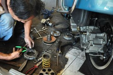 Cara Mengganti Kampas Kopling Vespa. Vespa Modern Getarannya Tak Tertahankan, Bisa Jadi Biang