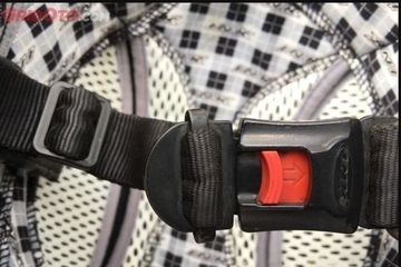 Cara Membuka Helm Bogo. Buka Tali Pengait di Helm Tak Perlu Pakai Otot, Begini Cara