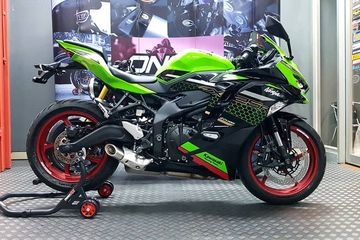 Ninja Rr Pake Velg Ninja 250. Kawasaki Ninja ZX-25R Jadi Gagah Pakai Pelek OZ Racing Piega