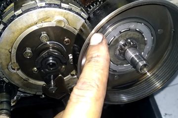Penyebab Gigi Motor Slip. Ganti Gigi Sering Slip dan Loncat di Motor Semi Otomatis, Tandanya