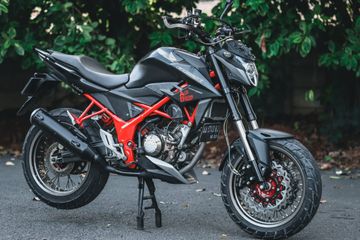 Cb150r Supermoto. Honda CB150R Streetfire Fokus Rombak Kaki, Tampil Gambot Ala