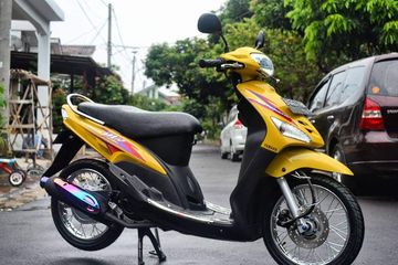 Modif Warna Motor Mio Sporty. Yamaha Mio Warna Ini Mulai Langka, Stripingnya Saja Tembus