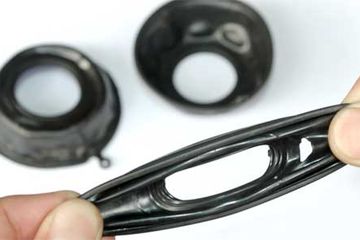 Cara Melenturkan Karet Yang Sudah Keras. Tips Darurat Bikin Karet Vakum Karburator yang Keras Jadi Lentur