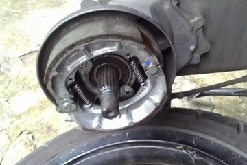 Ban Belakang Motor Terasa Berat. Bukan Mistis, Motor Matic Mendadak Berat Saat Didorong