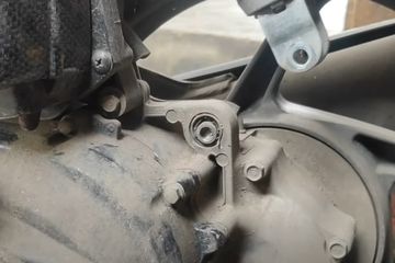 Penyebab Motor Oleng Saat Menikung. Motor Matik Berasa Oleng Saat Nikung, Bisa Jadi Part Ini Mulai Aus