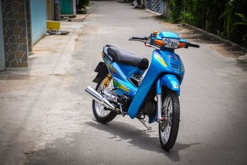 Modifikasi Honda Supra X Lama. Honda Supra X Tampil Elegan dan Mewah Dalam Jubah Biru Mulus
