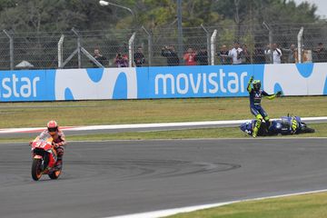 Marquez Dan Rossi Berdamai. Valentino Rossi Berdamai Dengan Marc Marquez