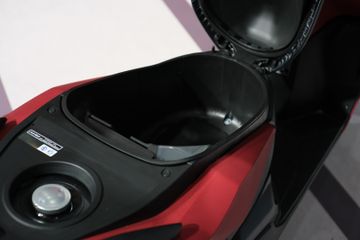 Tempat Air Radiator Vario 150. Rapi, Di Sini Letak Tabung Reservoir Radiator Honda Vario 160