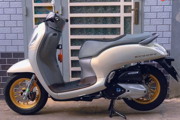 Modif Standar Scoopy. Sekilas Standar, Padahal Honda Scoopy Ini Sudah Dimodif Impresif