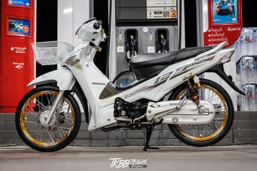 Supra X 125 Warna Putih. Modifikasi Elegan Honda Supra X 125, Pakai Aksesori Mewah dan