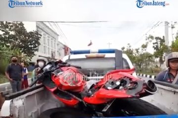 Ban Gsx R150. Sempat Ngerem Hingga Ban Berasap, Pengendara Suzuki GSX