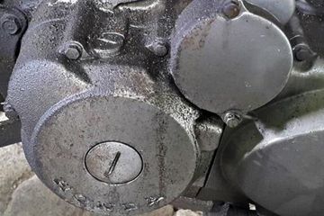 Membersihkan Mesin Motor Dengan Solar. Bersihkan Mesin Motor Pakai Solar? Awas Itu Haram, Ini Alasannya